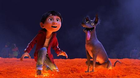 Miguel e o cachorro Dante são as estrelas de "Viva - A Vida É Uma Festa" - Reprodução