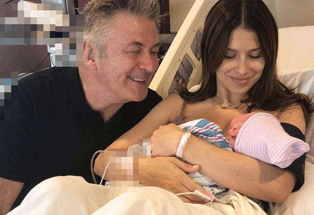 Alec e Hilaria Baldwin com o filho recém-nascido - Reprodução
