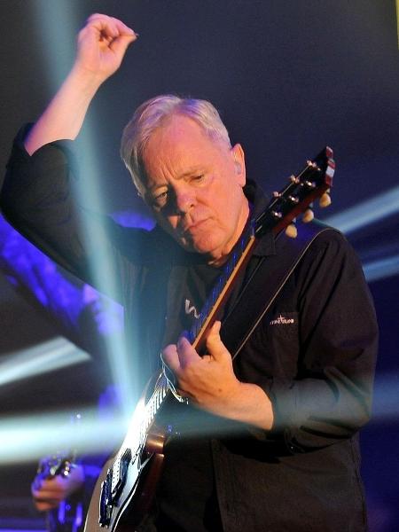 Bernard Sumner se apresenta com o New Order  - Jim Dyson/Getty Images - Jim Dyson/Getty Images