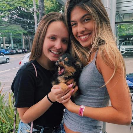 Fernanda Concon adora filhote de cadelinha de Larissa Manoela - Reprodução/Instagram/fernandaconcon