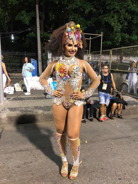 A musa Shayene Cezário, que participou de quatro desfiles, também costuma fazer sexo após a avenida - Monique Arruda / UOL