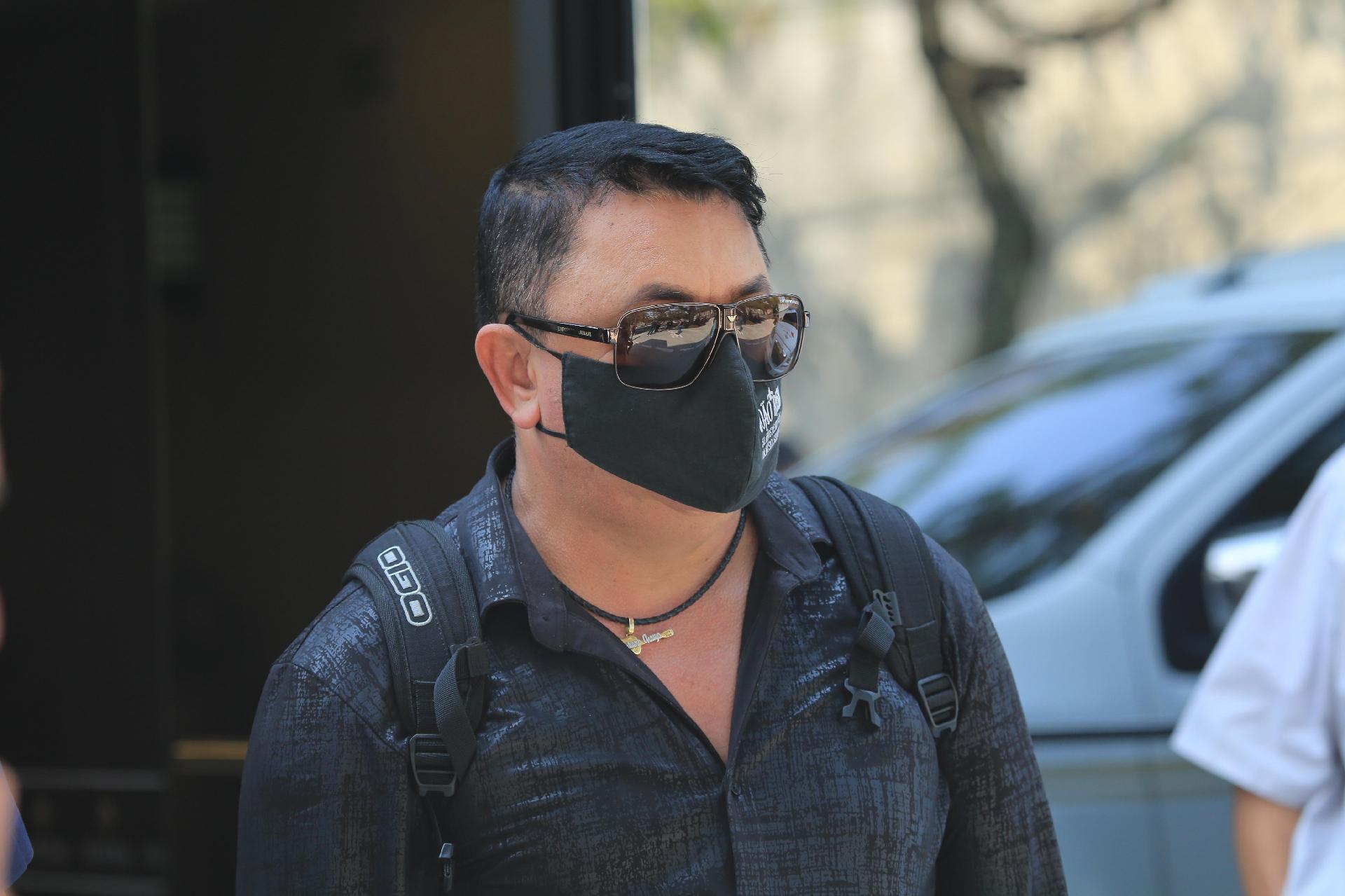 João Reis, pai de Felipe e Cristiano Araújo, chega ao velório de Vanusa - Amauri Nehn/Brazil News