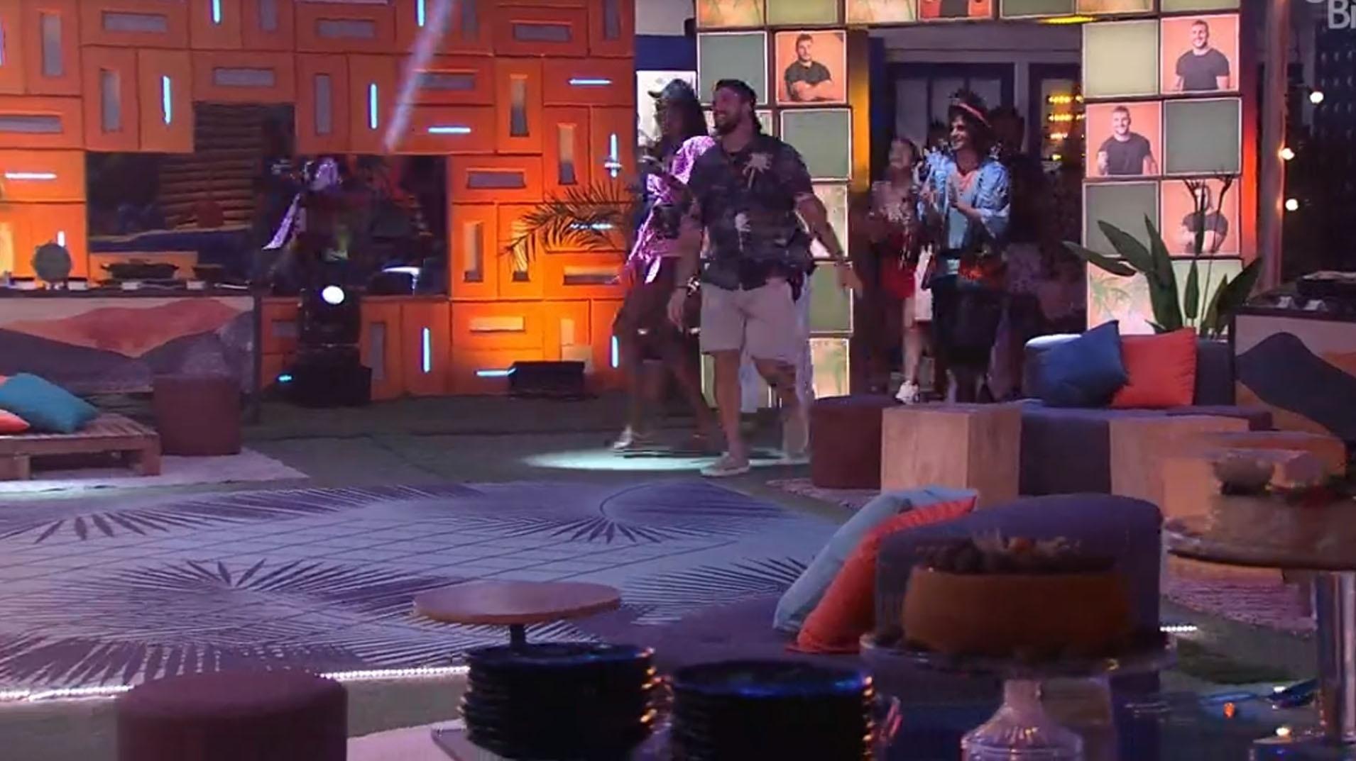 BBB 21: Arthur chega para sua festa - Reprodução/Globoplay