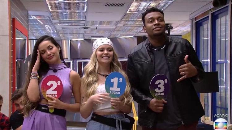 Pódio de Viih Tube no início do reality com Juliette em segundo lugar e Nego Di em terceiro - Reprodução/ Globoplay - Reprodução/ Globoplay