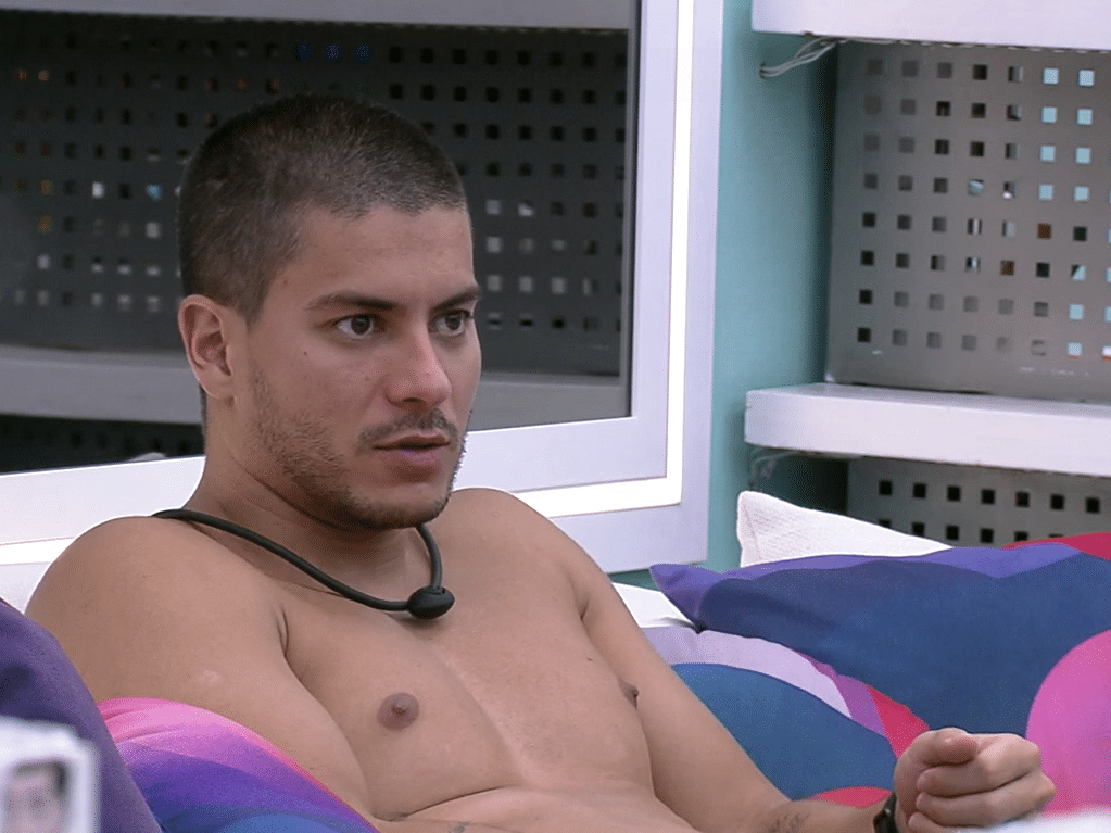 Pegadinha das malas: Arthur cogitou que 'BBB' seria encerrado antes da hora