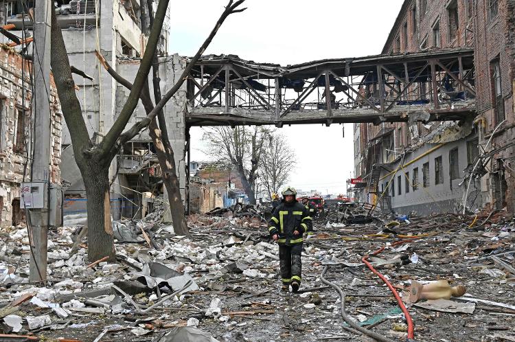 Kharkiv after the bombing on April 16, 2022: The level of destruction in the city is high - SERGEY BOBOK / AFP - SERGEY BOBOK / AFP