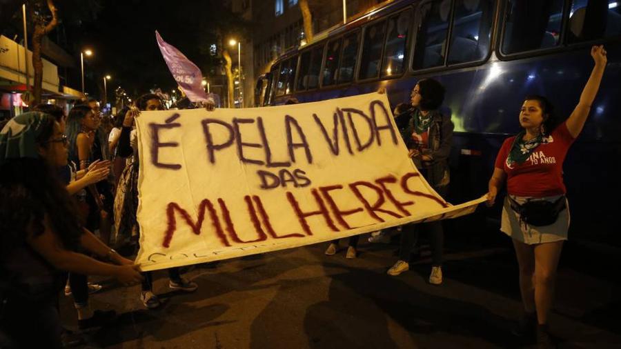 Manifestação no Rio de Janeiro pelo direito ao aborto - Fernando Frazão (Agência Brasil).