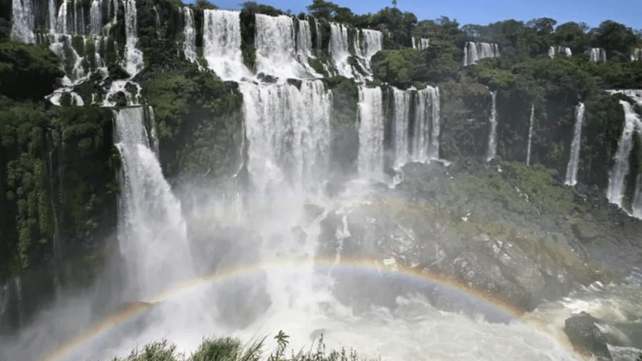 As Cataratas do Iguaçu representam apenas um dos grandes ativos do turismo brasileiro, mas país segue com números modestos para o potencial - Arterra/Universal Images Group via Getty Images