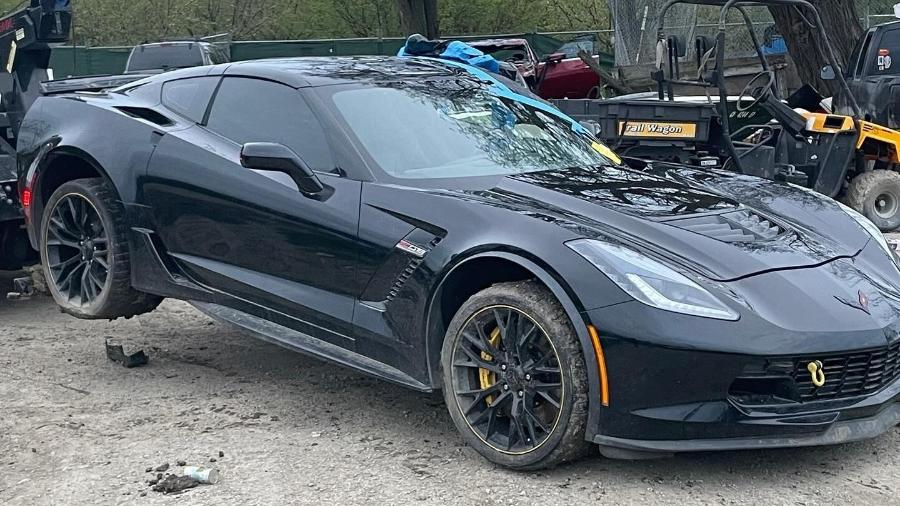 Chevrolet Corvette roubado é recuperado em desmanche nos EUA - Reprodução