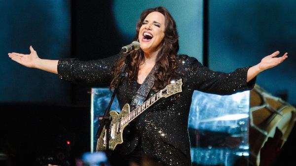A cantora Ana Carolina estreia turnê '25 Anas' no Rio neste sábado, no Qualistage