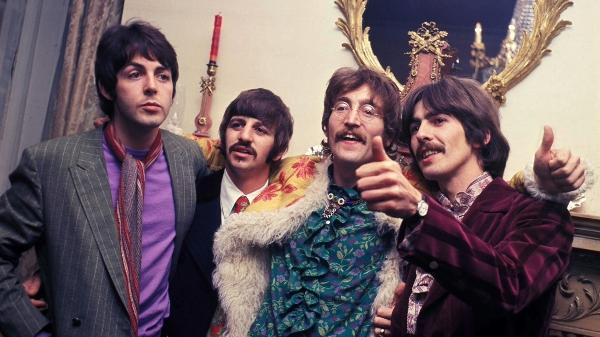 Paul McCartney, Ringo Starr, John Lennon e George Harrison em cena de 'The Beatles Anthology'