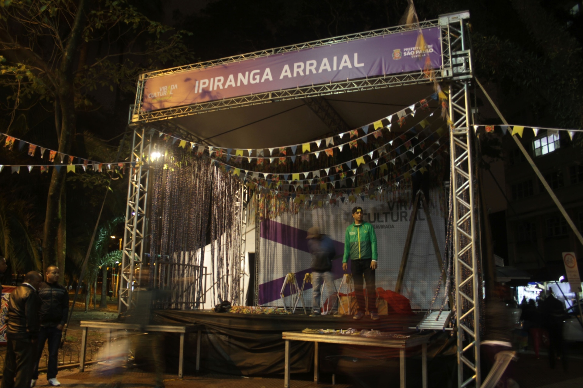 20.jun.2015 - Palcos da Virada Cultural 2015 já estão montados pela cidade - Antonio Cicero /Fotoarena/Folhapress