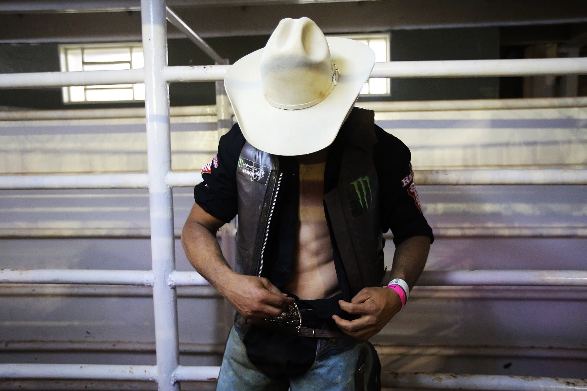 20.ago.2015 -  O peão é de Boa Esperança, MG, o peão não está solteiro. O rapaz contou que está noivo - Reinaldo Canato/UOL