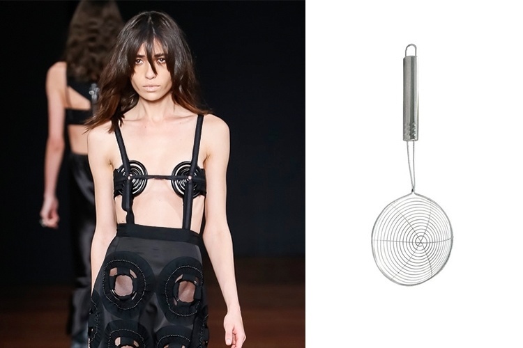 O top desfilado por Alexandre Herchcovitch para o Inverno 2016 lembra uma escumadeira. Será que a crise fez com que os estilistas parassem de comprar tecido e começassem a usar utensílios domésticos em suas criações? - Alexandre Schneider/UOL e Divulgação