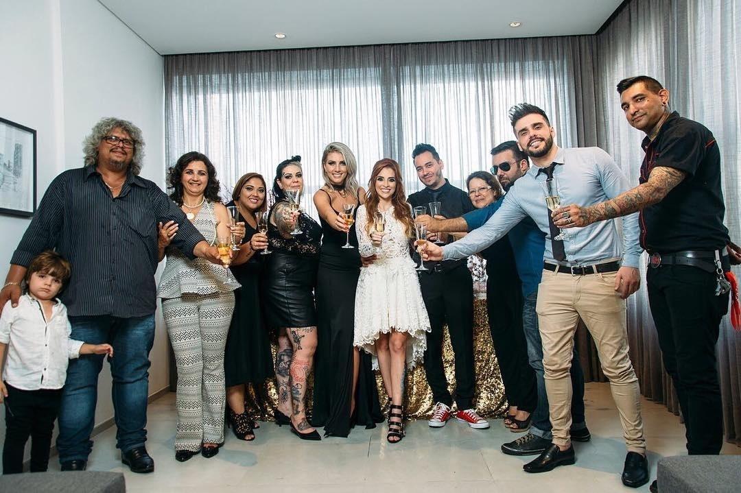 Clara Aguilar, ex-participante do "BBB14", se casa com o engenheiro de som e produtor musical Giu Draga em São Paulo - Reprodução/Instagram/_skullblondie