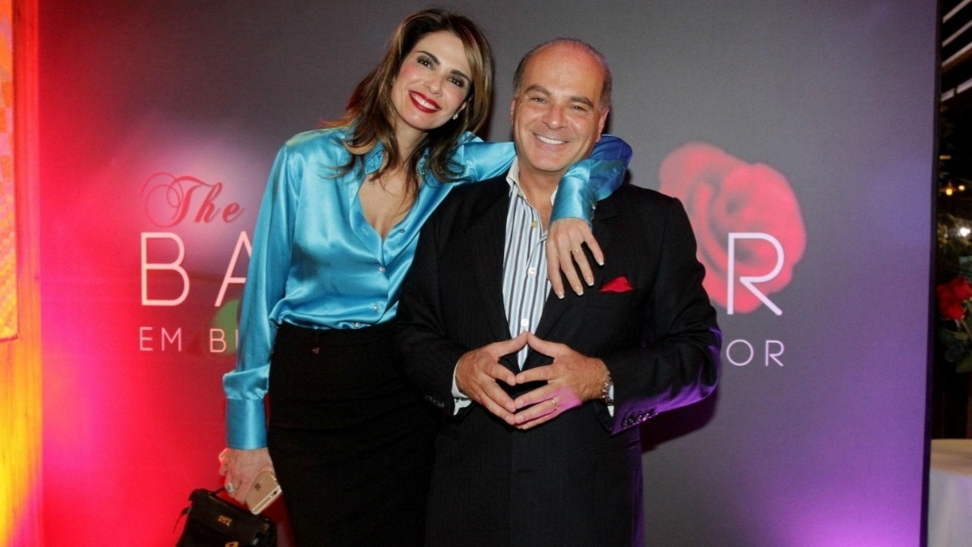 12.nov.2014 - Luciana Gimenez e o marido, Marcelo de Carvalho, apresentam aos jornalistas a nova atração da RedeTV!, o reality "The Bachelor", em um restaurante no shopping Cidade Jardim, na zona sul de São Paulo, nesta quarta-feira - Paduardo/AgNews