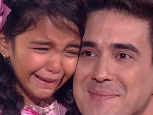 André Marques consola Mariah após eliminação no "The Voice Kids" - Reprodução/TV Globo - Reprodução/TV Globo