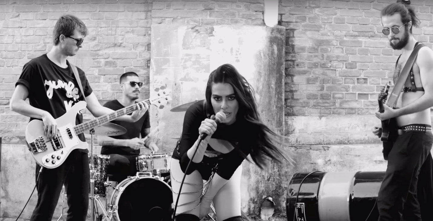 Cleo Pires no clipe "Jungle Kid" - Reprodução