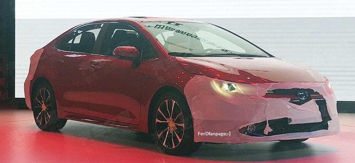 Novo Toyota Corolla é flagrado quase sem camuflagem na China - Facebook/Ferd