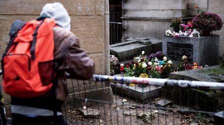Túmulo de Jim Morrison em Paris - Etienne Laurent/Efe