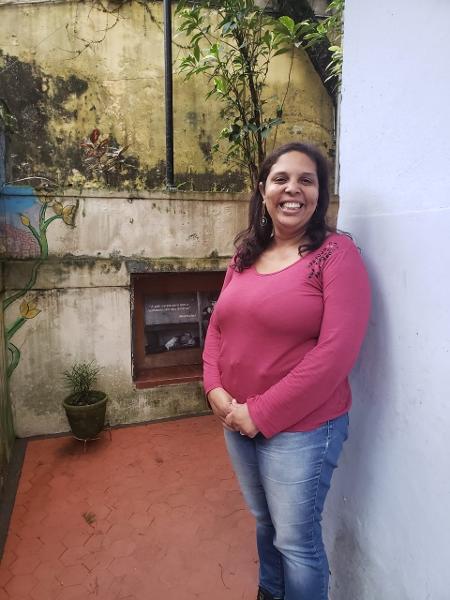 Bárbara Barbosa Mariano estuda jornalismo e trabalha como voluntária em um projeto social - Larissa Igreja 