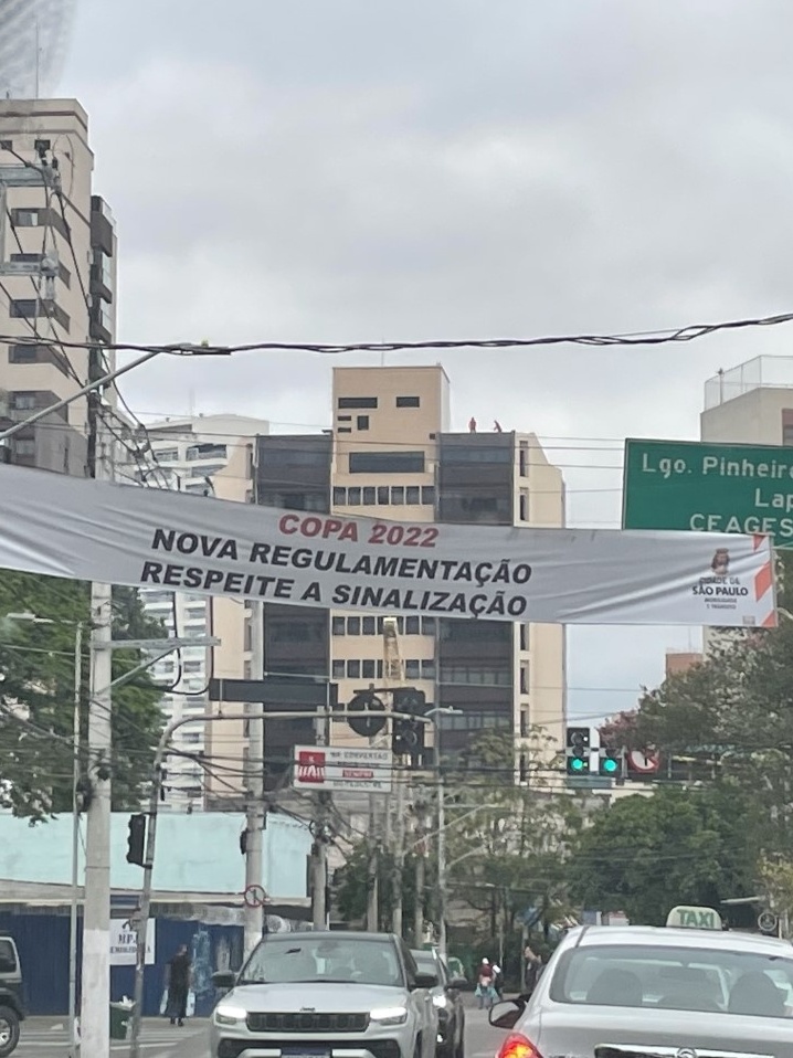 Veículos são proibidos de estacionar em ruas de SP durante a Copa