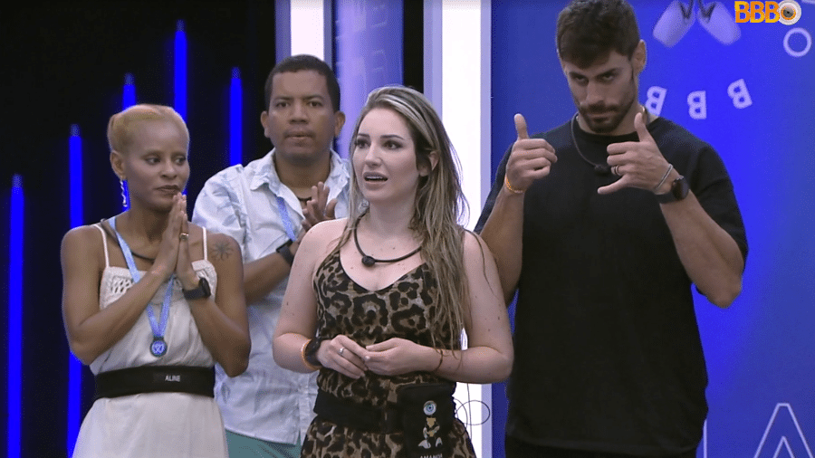 BBB 23: Aline, Amanda, Cara de Sapato e Bruno participam de dinâmica no Almoço do Anjo - Reprodução/Gloplay