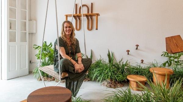 Cris Rosenbaum, à frente da Feira na Rosenbaum, que acontece até domingo