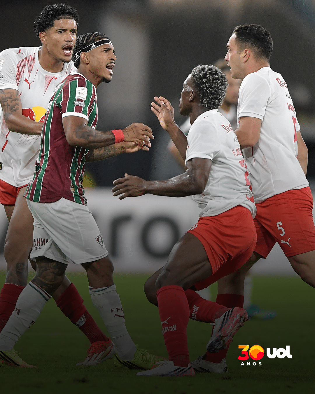 Veja fotos da briga generalizada entre Fluminense e Bragantino - undefined