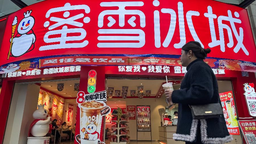 Chá, sorvete e franquia: maior que McDonald's, Mixue investirá no Brasil