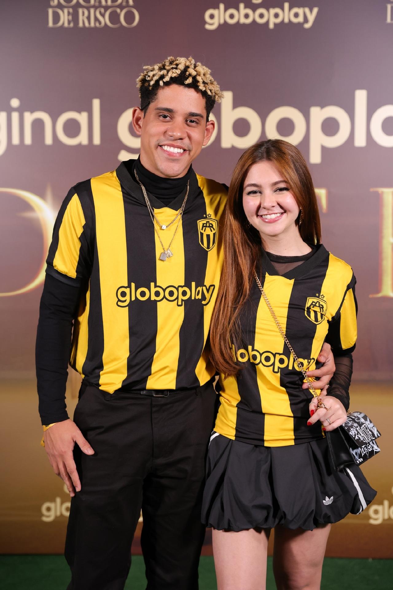 Klara Castanho e Cauê Campos no lançamento de 'Jogada de Risco' - undefined