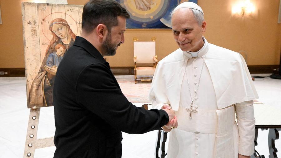 Papa Leão 14 tem reunião privada com Zelensky após missa inaugural - Vaticano