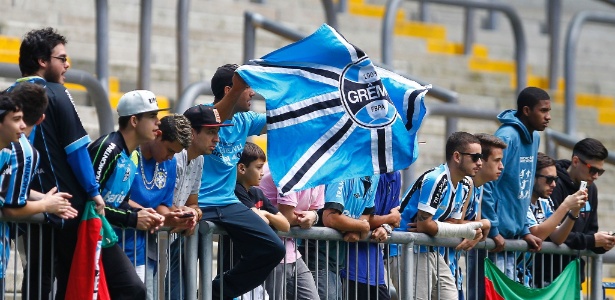 Cerca de 500 torcedores foram acompanhar treino do Grêmio na Arena - Lucas Uebel/Divulgação Grêmio