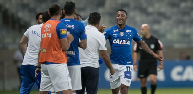 David festeja gol contra o Corinthians; jogador tenta justificar se preço no Cruzeiro - Pedro Vale/AGIF