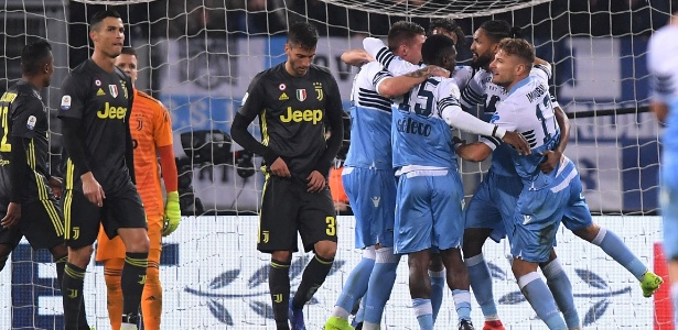Jogadores da Lazio comemoram gol contra a Juventus - REUTERS/Alberto Lingria - REUTERS/Alberto Lingria