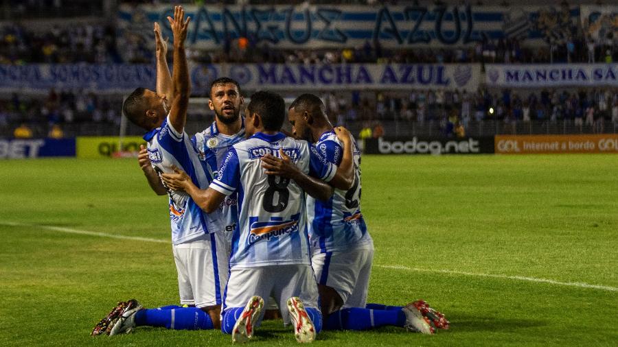 Na luta contra o rebaixamento, CSA tem desafio amanhã (26) contra Flamengo - ANA LEAL/O FOTOGRÁFICO/ESTADÃO CONTEÚDO