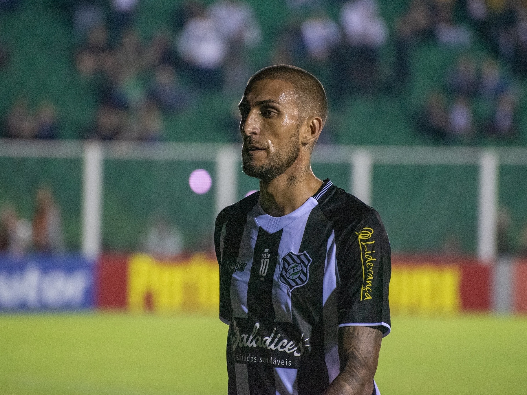 Cruzeiro vira sobre o Londrina e amplia vantagem na liderança da Série B