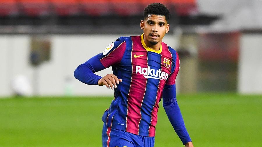 Ronald Araújo volta ao Barcelona para a partida contra a Juventus - David Ramos/Getty Images