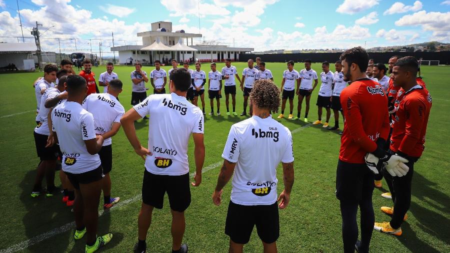 Cuca já começa a diminuir número de jogadores no elenco principal do Galo, que contava com 46 atletas - Pedro Souza/Atlético-MG