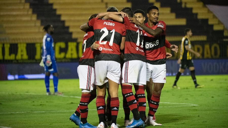 Jogadores do Flamengo celebram gol contra o Volta Redonda, no primeiro jogo da semifinal do Carioca - Alexandre Vidal / Flamengo