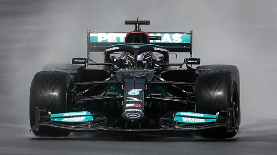 Lewis Hamilton (Mercedes) durante treino classificatório do GP da Turquia - Murad Sezer/Reuters