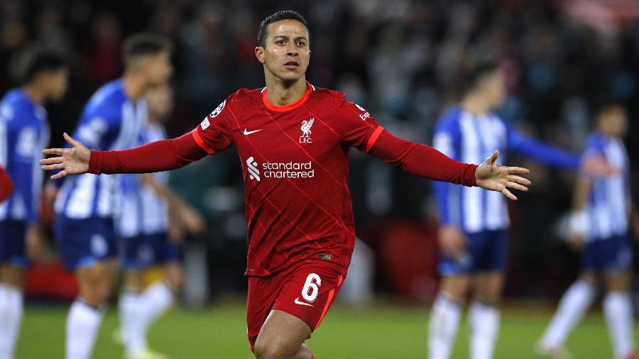 Thiago Alcântara comemora gol do Liverpool contra o Porto, pela Liga dos Campeões - REUTERS