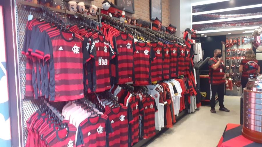 Flamengo e Adidas lançam nova camisa para a temporada 2022 - Leo Burlá / UOL Esporte