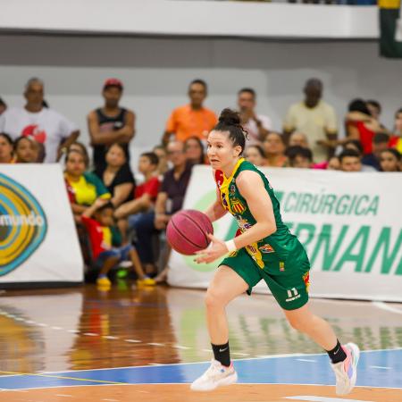 Meli Gretter, do Sampaio, no jogo contra Campinas pela semifinal da LBF