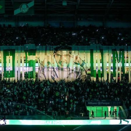 Mosaico de Abel Ferreira feito pela torcida do Palmeiras contra o América-MG no Brasileiro