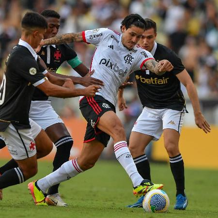 Pedro, do Flamengo, em ação no jogo contra o Vasco, pelo Brasileirão