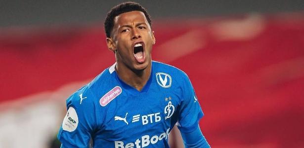 NOVO DESAFIO NA RÚSSIA! Ex-jogador do Cruzeiro encara o frio e mira sucesso no futebol europeu!