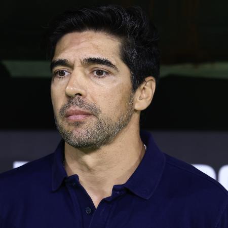 Abel Ferreira, técnico do Palmeiras, durante jogo contra o Bolívar