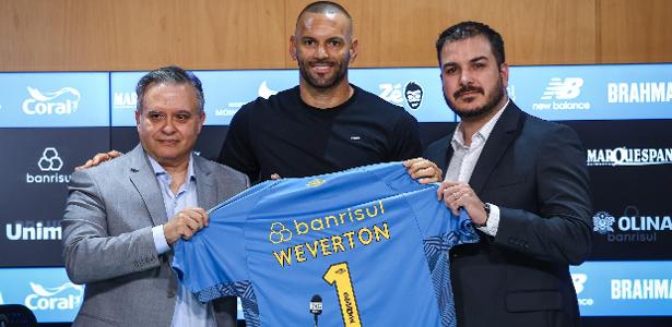 Weverton chega ao Grêmio e justifica saída do Palmeiras em busca de desafio