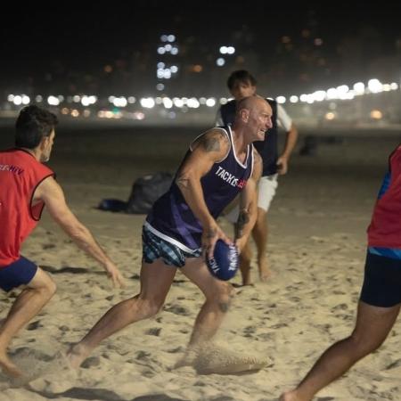 Gareth Thomas em clínica de  rúgbi em Ipanema